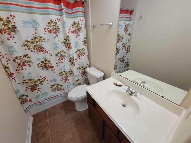 805 Arlington Pointe Drive, League City, TX 77573