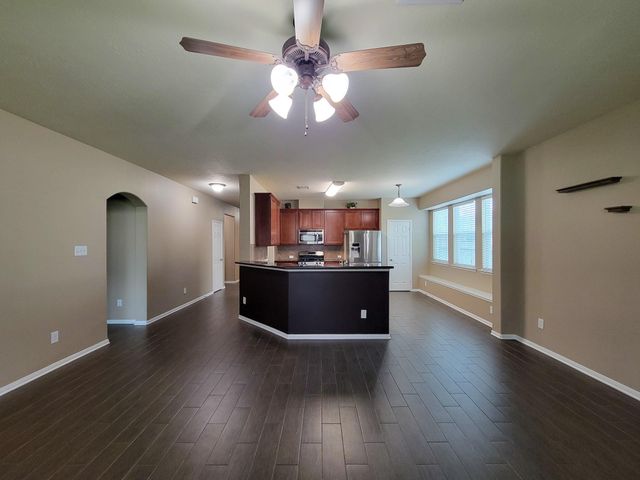 805 Arlington Pointe Drive, League City, TX 77573