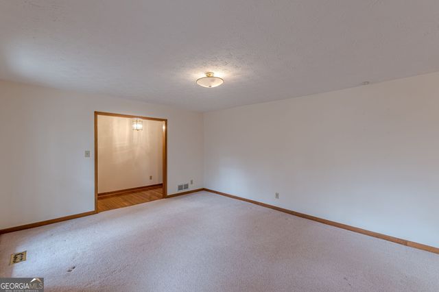 9996 Walden Drive, Jonesboro, GA 30238