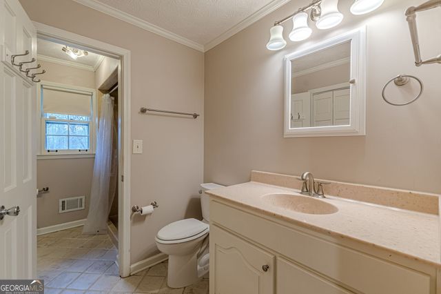 9996 Walden Drive, Jonesboro, GA 30238