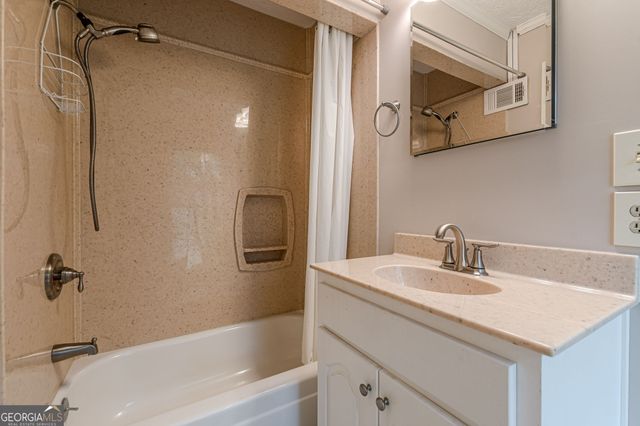 9996 Walden Drive, Jonesboro, GA 30238