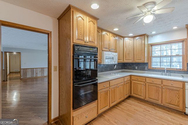 9996 Walden Drive, Jonesboro, GA 30238