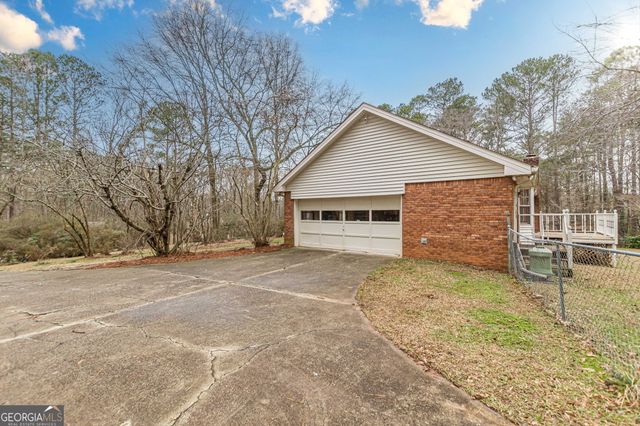 9996 Walden Drive, Jonesboro, GA 30238