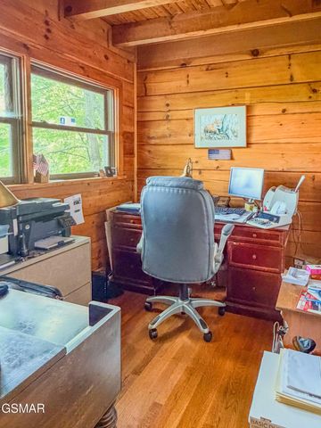 440 Deer Path Lane, Gatlinburg, TN 37738
