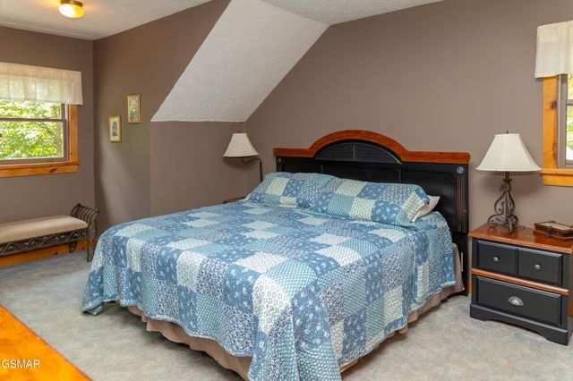 440 Deer Path Lane, Gatlinburg, TN 37738