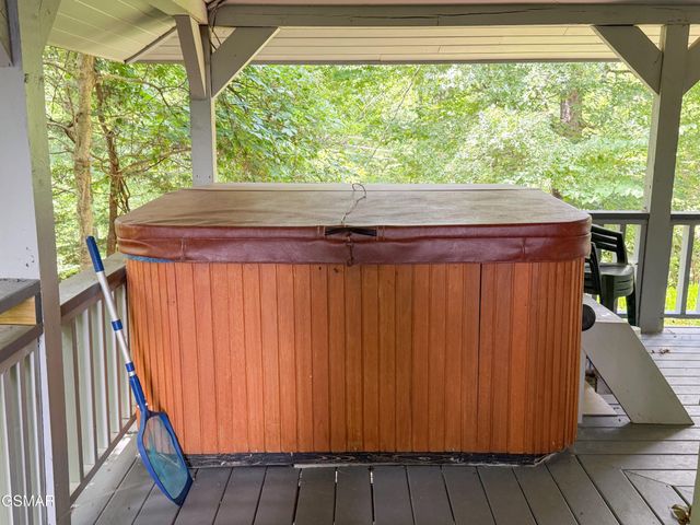 440 Deer Path Lane, Gatlinburg, TN 37738