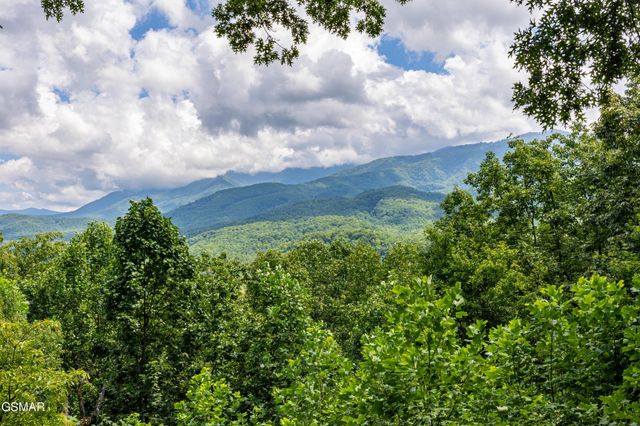440 Deer Path Lane, Gatlinburg, TN 37738