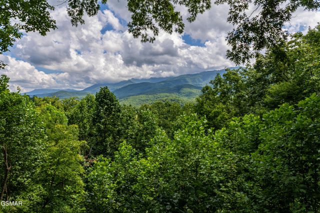 440 Deer Path Lane, Gatlinburg, TN 37738