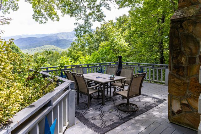 440 Deer Path Lane, Gatlinburg, TN 37738