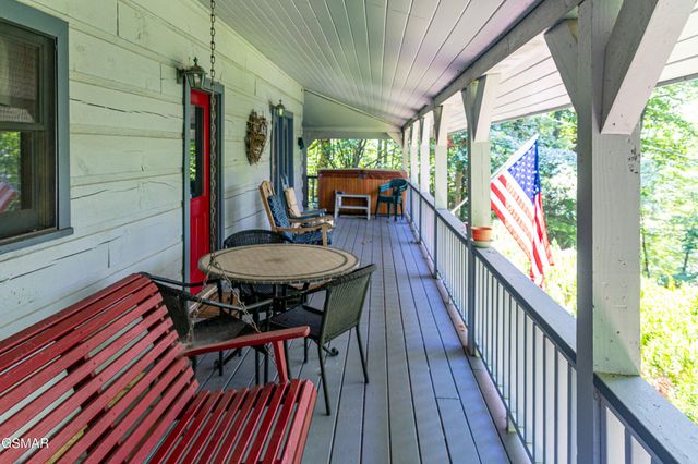 440 Deer Path Lane, Gatlinburg, TN 37738