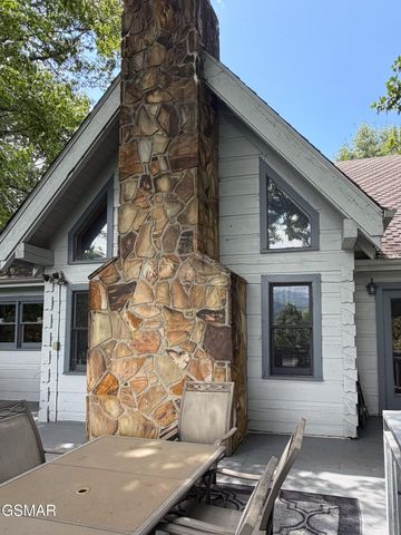 440 Deer Path Lane, Gatlinburg, TN 37738