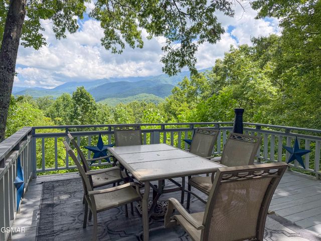 440 Deer Path Lane, Gatlinburg, TN 37738