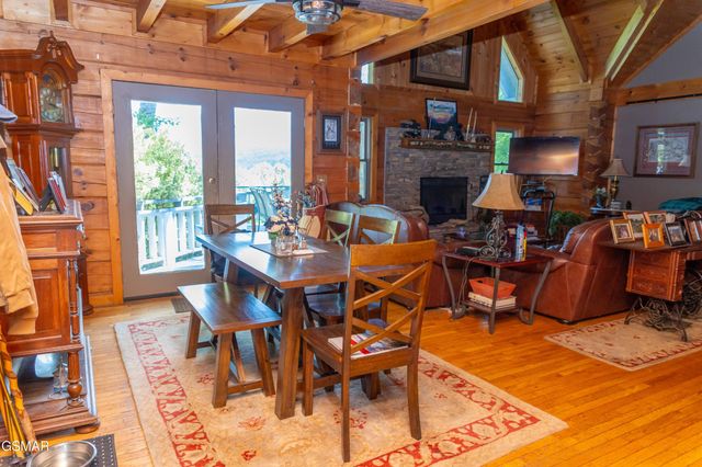 440 Deer Path Lane, Gatlinburg, TN 37738