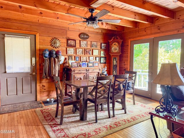 440 Deer Path Lane, Gatlinburg, TN 37738