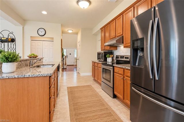 232 Wellington Cir, Smithfield, VA 23430