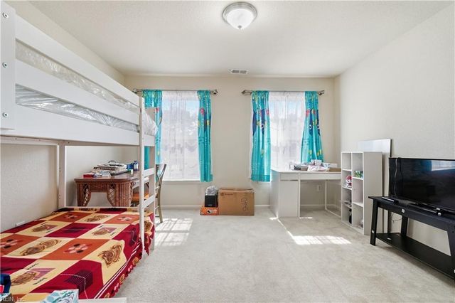 232 Wellington Cir, Smithfield, VA 23430