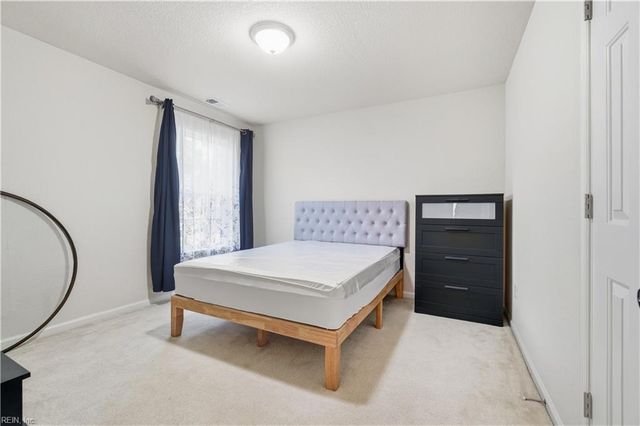 232 Wellington Cir, Smithfield, VA 23430