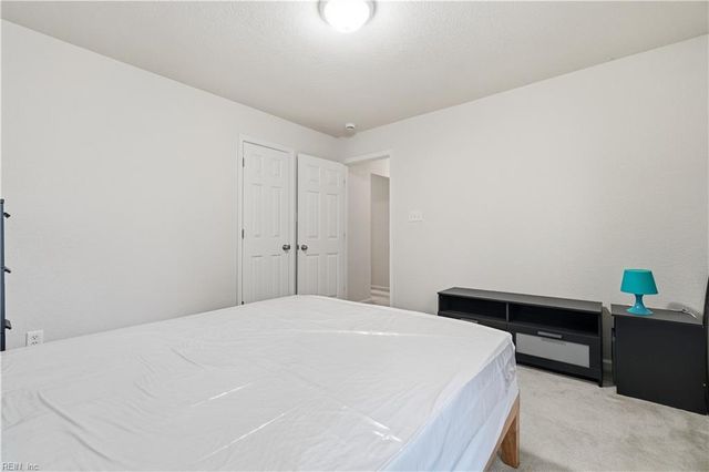 232 Wellington Cir, Smithfield, VA 23430