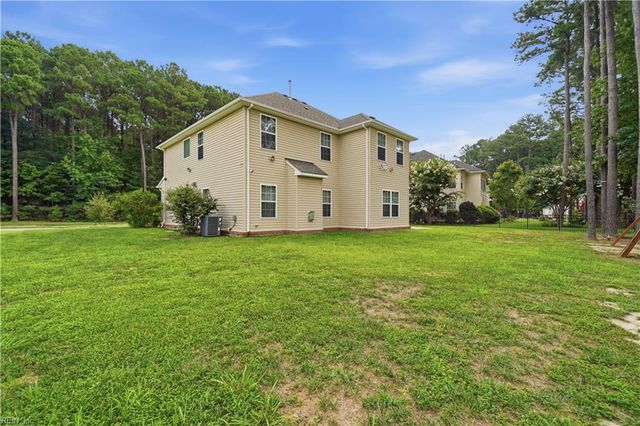 232 Wellington Cir, Smithfield, VA 23430