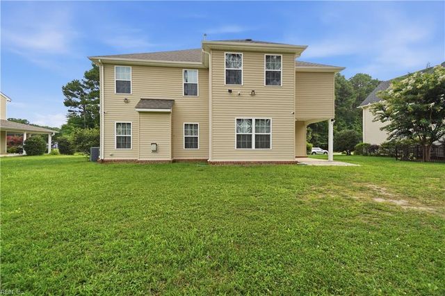 232 Wellington Cir, Smithfield, VA 23430