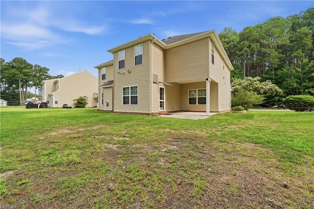 232 Wellington Cir, Smithfield, VA 23430