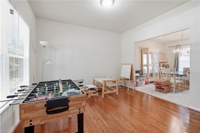 232 Wellington Cir, Smithfield, VA 23430