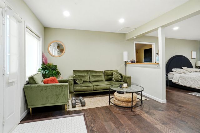 2409 Whitewood Drive, Dallas, TX 75233