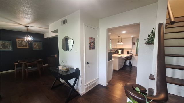 2409 Whitewood Drive, Dallas, TX 75233