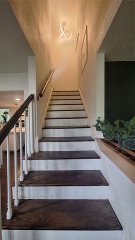 2409 Whitewood Drive, Dallas, TX 75233