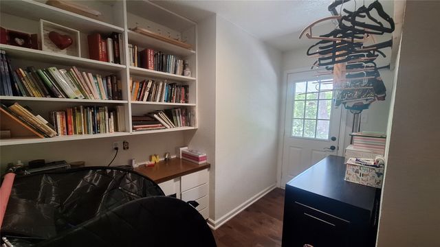 2409 Whitewood Drive, Dallas, TX 75233