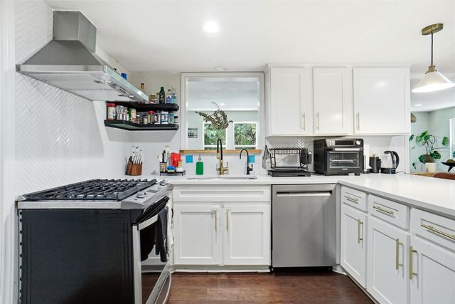 2409 Whitewood Drive, Dallas, TX 75233