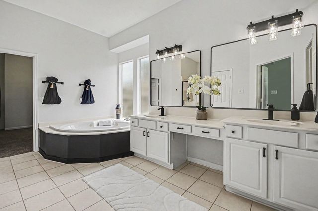 16715 Manowar Lane, Friendswood, TX 77546