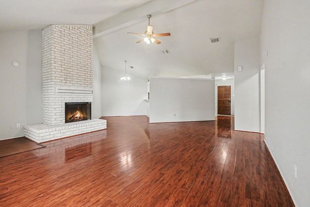 16715 Manowar Lane, Friendswood, TX 77546