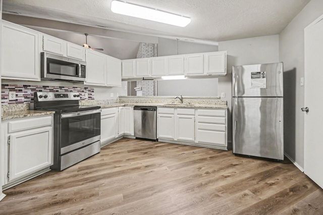 16715 Manowar Lane, Friendswood, TX 77546