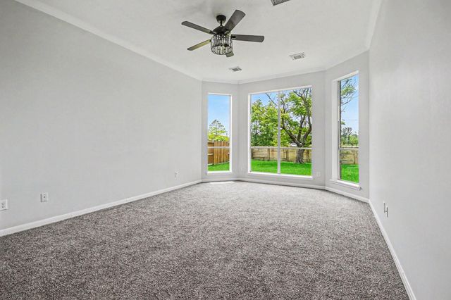 16715 Manowar Lane, Friendswood, TX 77546