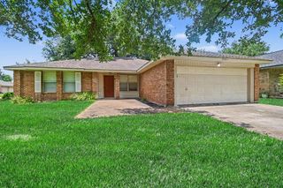 16715 Manowar Lane, Friendswood, TX 77546