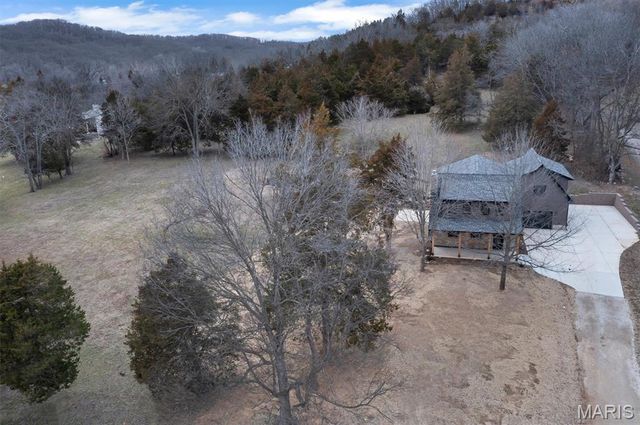 18531 S Fox Creek Lane, Pacific, MO 63069