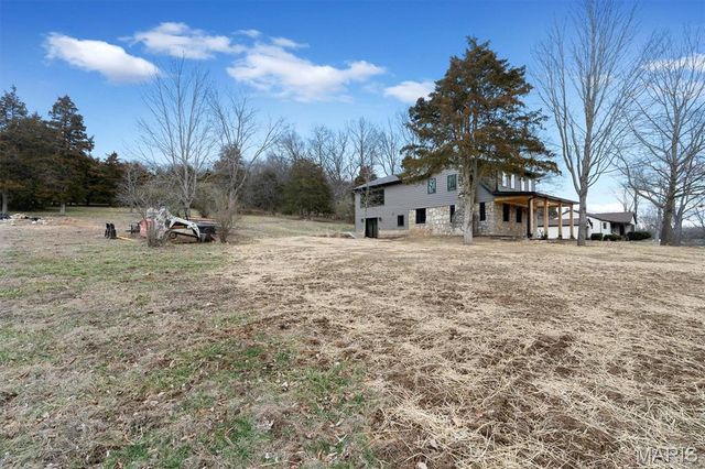 18531 S Fox Creek Lane, Pacific, MO 63069