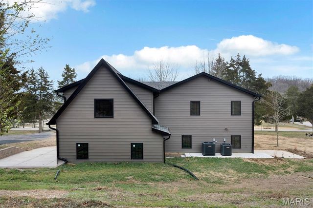 18531 S Fox Creek Lane, Pacific, MO 63069