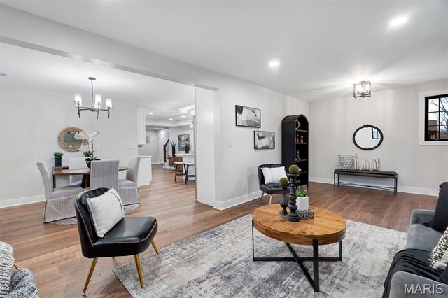 18531 S Fox Creek Lane, Pacific, MO 63069