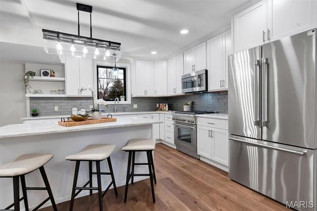 18531 S Fox Creek Lane, Pacific, MO 63069