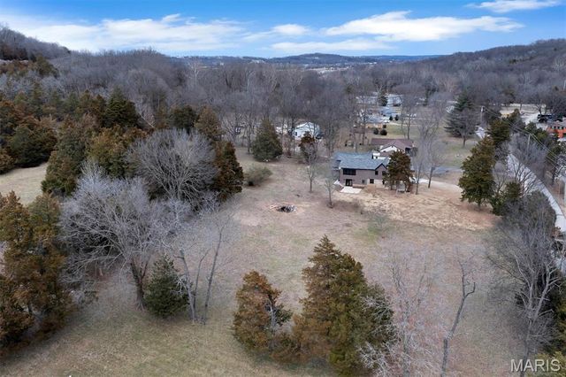 18531 S Fox Creek Lane, Pacific, MO 63069