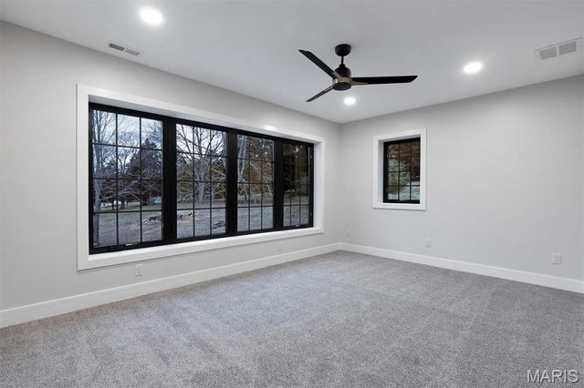 18531 S Fox Creek Lane, Pacific, MO 63069