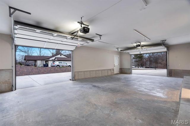 18531 S Fox Creek Lane, Pacific, MO 63069