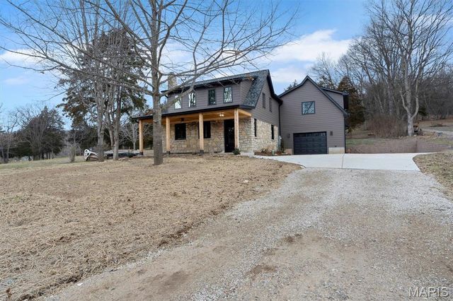 18531 S Fox Creek Lane, Pacific, MO 63069