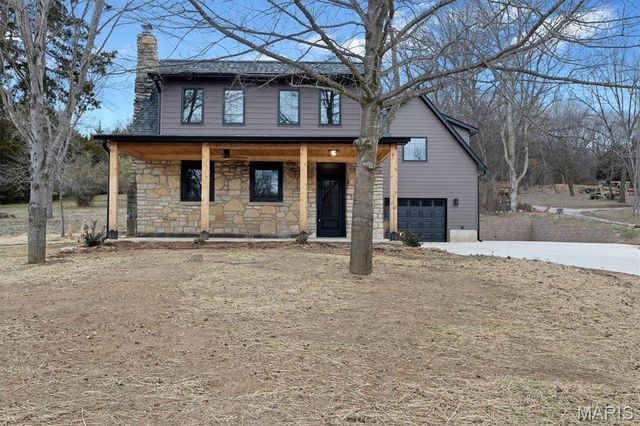 18531 S Fox Creek Lane, Pacific, MO 63069