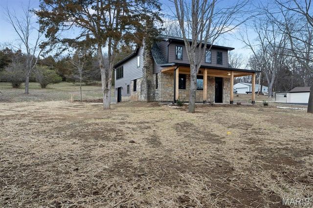 18531 S Fox Creek Lane, Pacific, MO 63069