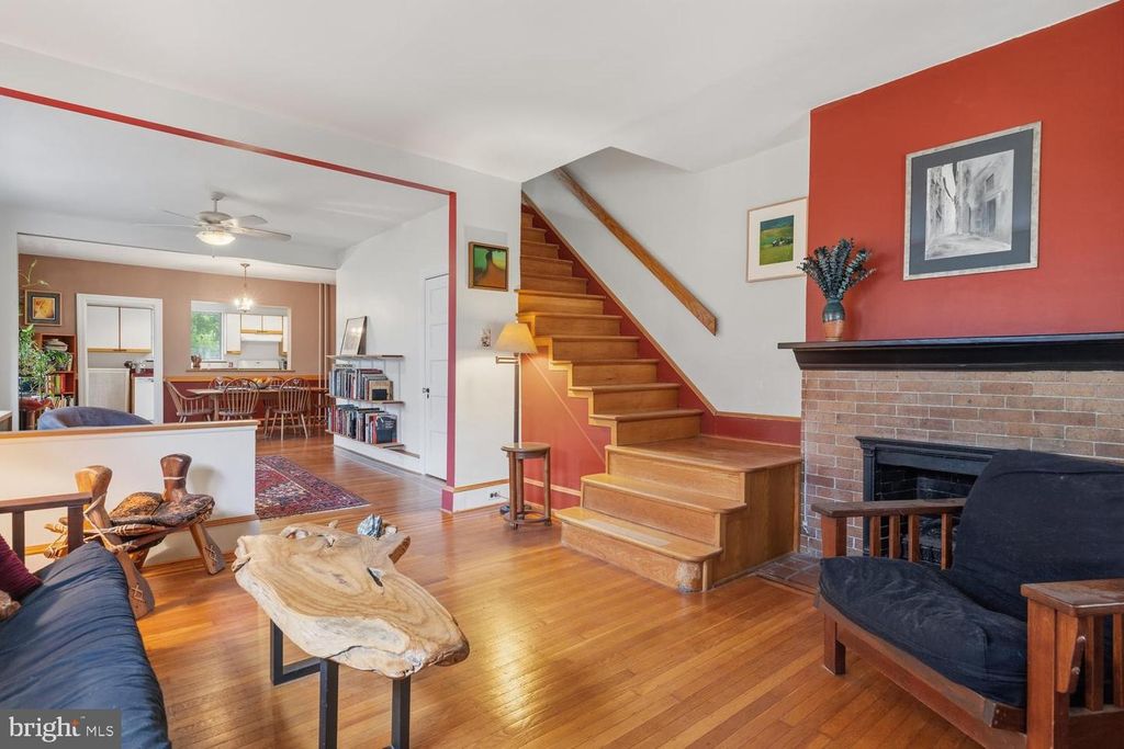 643 W KINGSLEY ST, PHILADELPHIA, PA 19144 — photo 3