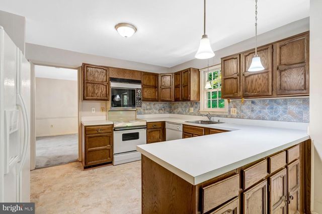 2008 MASON HILL DR, Alexandria, VA 22307