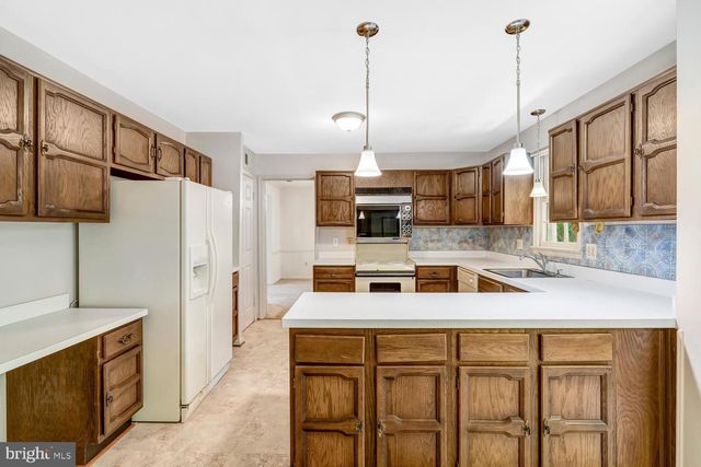 2008 MASON HILL DR, Alexandria, VA 22307